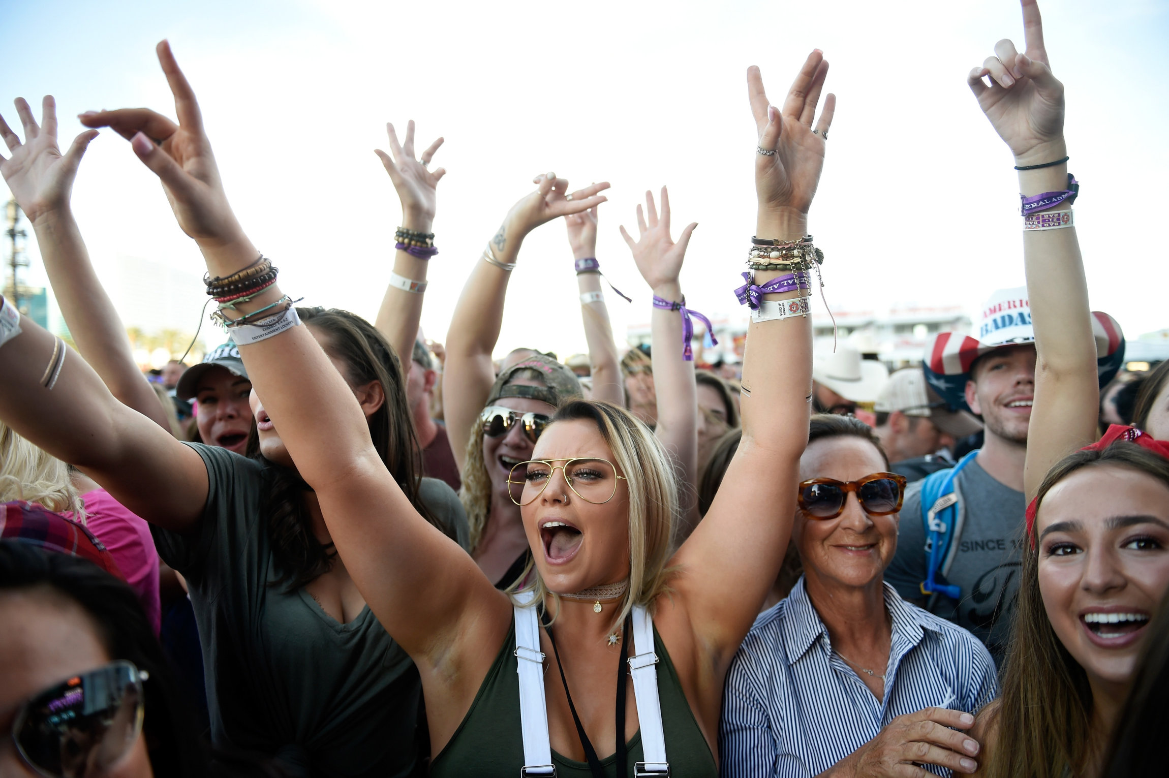 LAS VEGAS, NV - SEPTEMBER 29: Fans cheer during the Route 91 Harvest country music festival at the Las Vegas Village on September 29, 2017 in Las Vegas, Nevada. (Photo by David Becker/Getty Images)