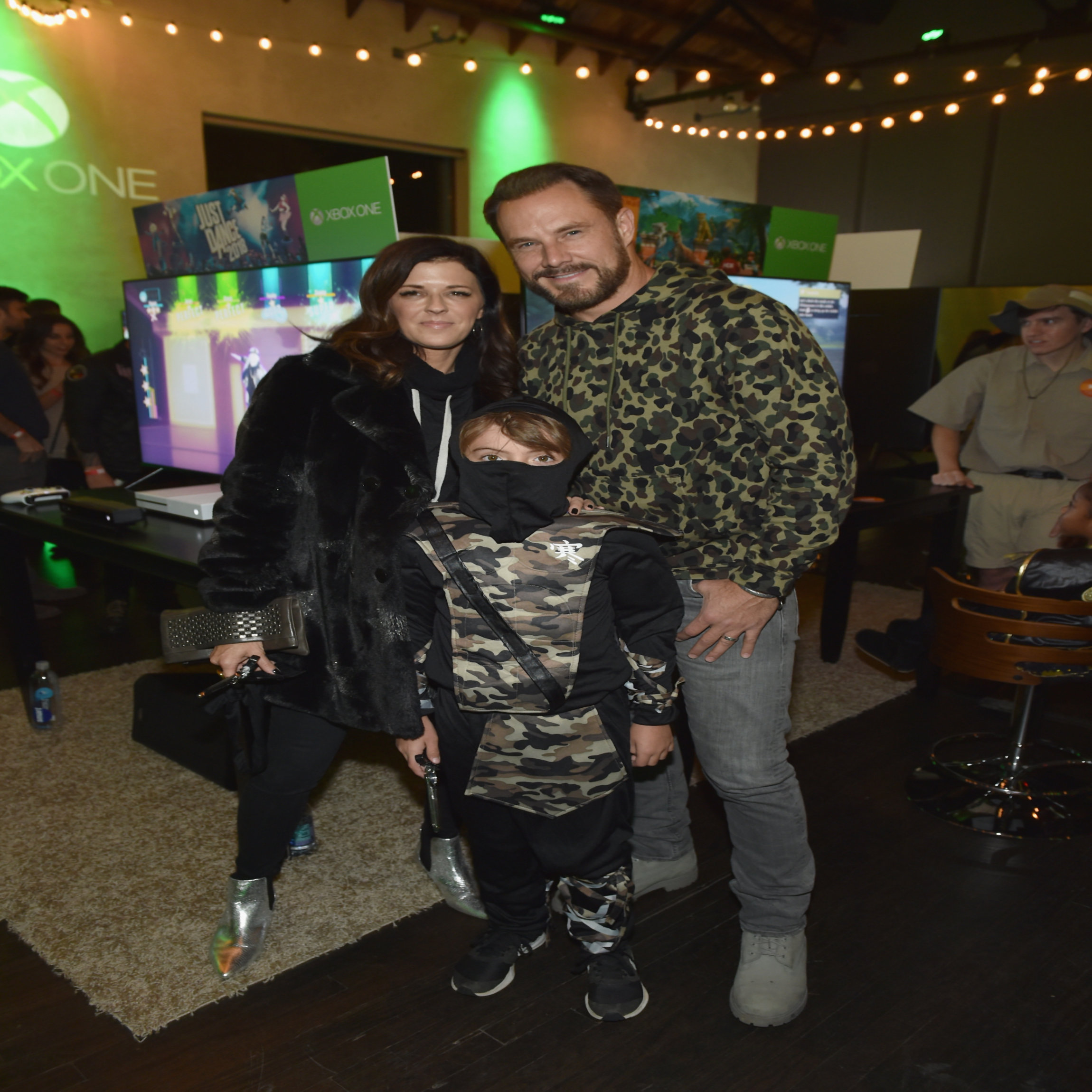 NASHVILLE, TN - OCTOBER 27: Karen Fairchild and Jimi Westbrook of Little Big Town attend the Xbox Halloween Gaming Event hosted by Brad Paisley and Kimberly Williams-Paisley at Ruby on October 27, 2017 in Nashville, Tennessee. (Photo by John Shearer/Getty Images for Xbox)