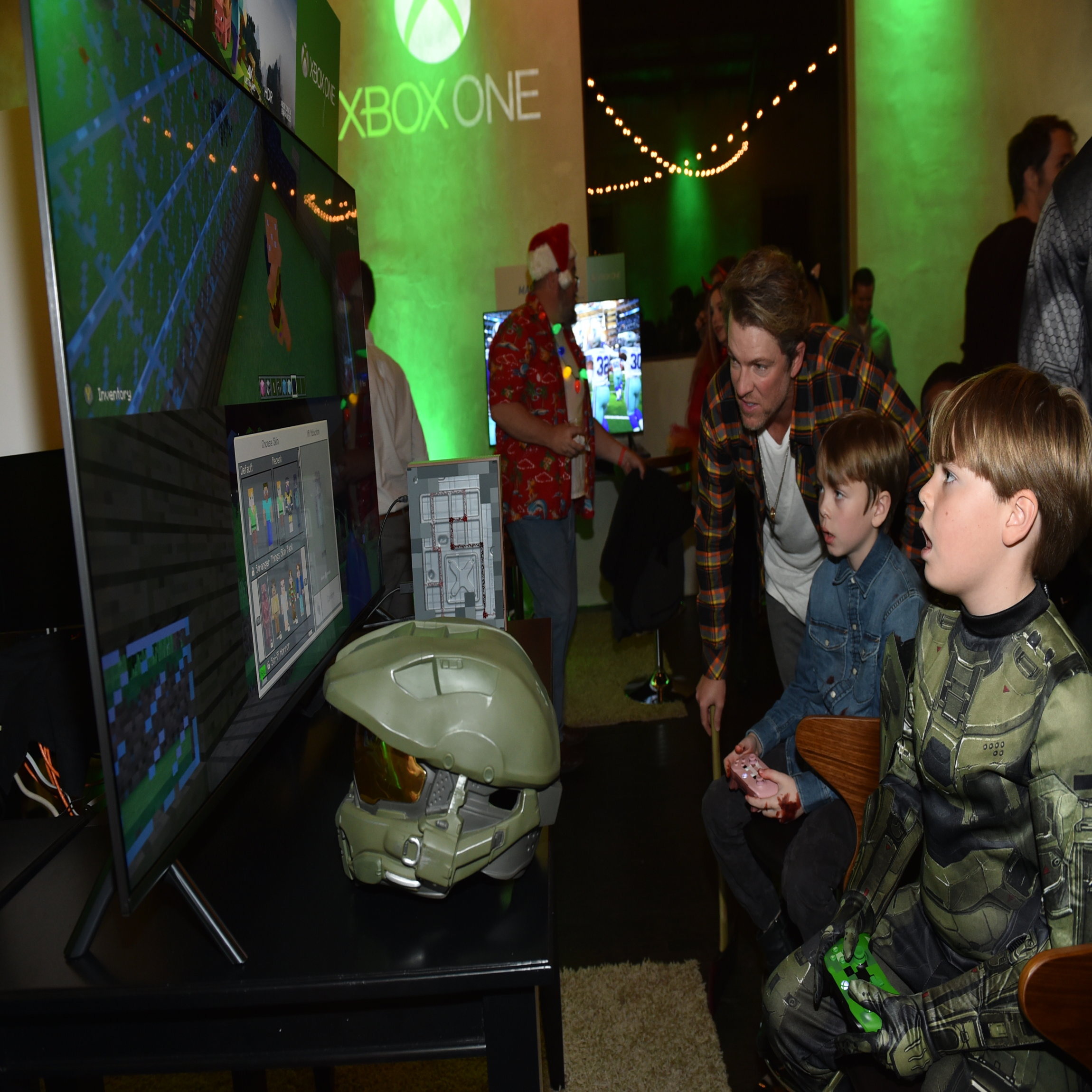 NASHVILLE, TN - OCTOBER 27: Joe Don Rooney of Rascal Flatts attends the Xbox Halloween Gaming Event hosted by Brad Paisley and Kimberly Williams-Paisley at Ruby on October 27, 2017 in Nashville, Tennessee. (Photo by John Shearer/Getty Images for Xbox)