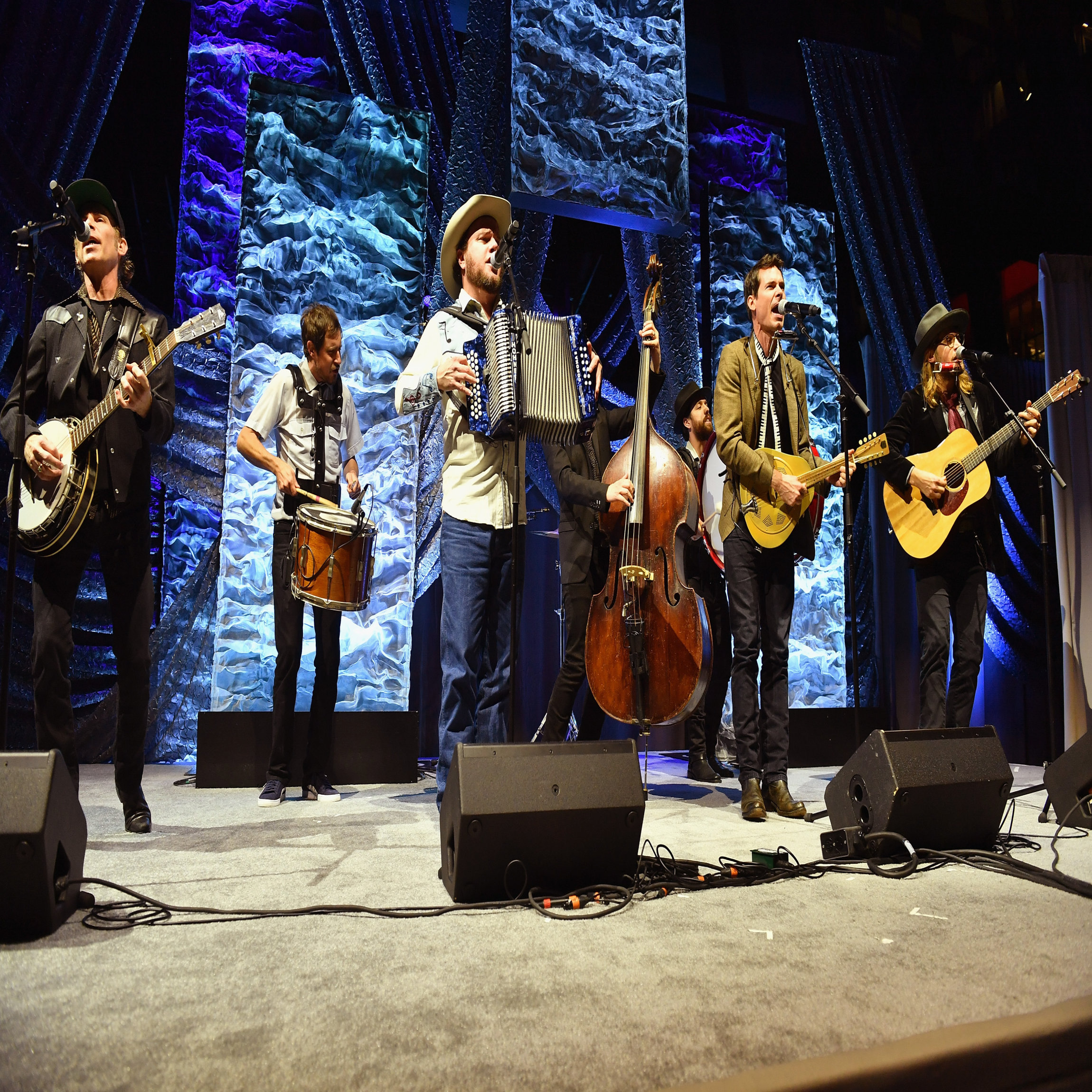 NASHVILLE, TN - NOVEMBER 05: Old Crow Medicine Show perform onstage during the 2017 SESAC Nashville Music Awards on November 5, 2017 in Nashville, Tennessee. (Photo by Jason Davis/Getty Images for SESAC)