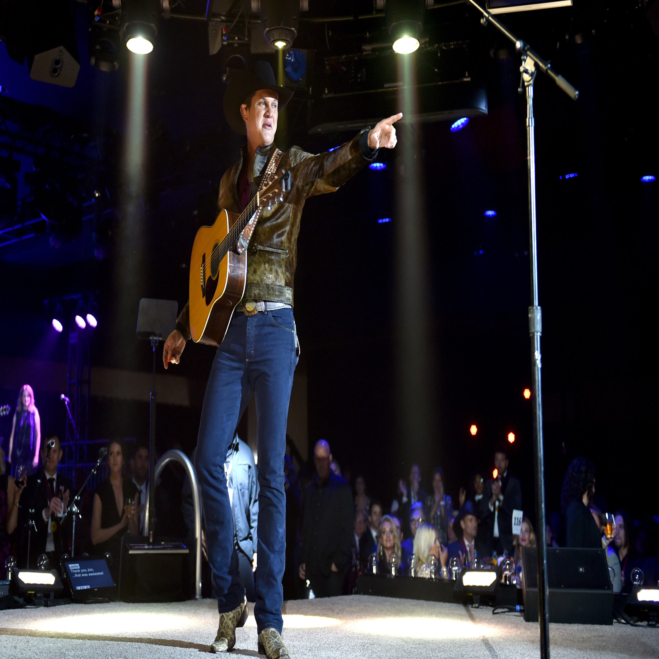 NASHVILLE, TN - NOVEMBER 07: Singer-songwriter Jon Pardi performs onstage during the 65th Annual BMI Country Awards at BMI on November 7, 2017 in Nashville, Tennessee. (Photo by John Shearer/Getty Images for BMI)