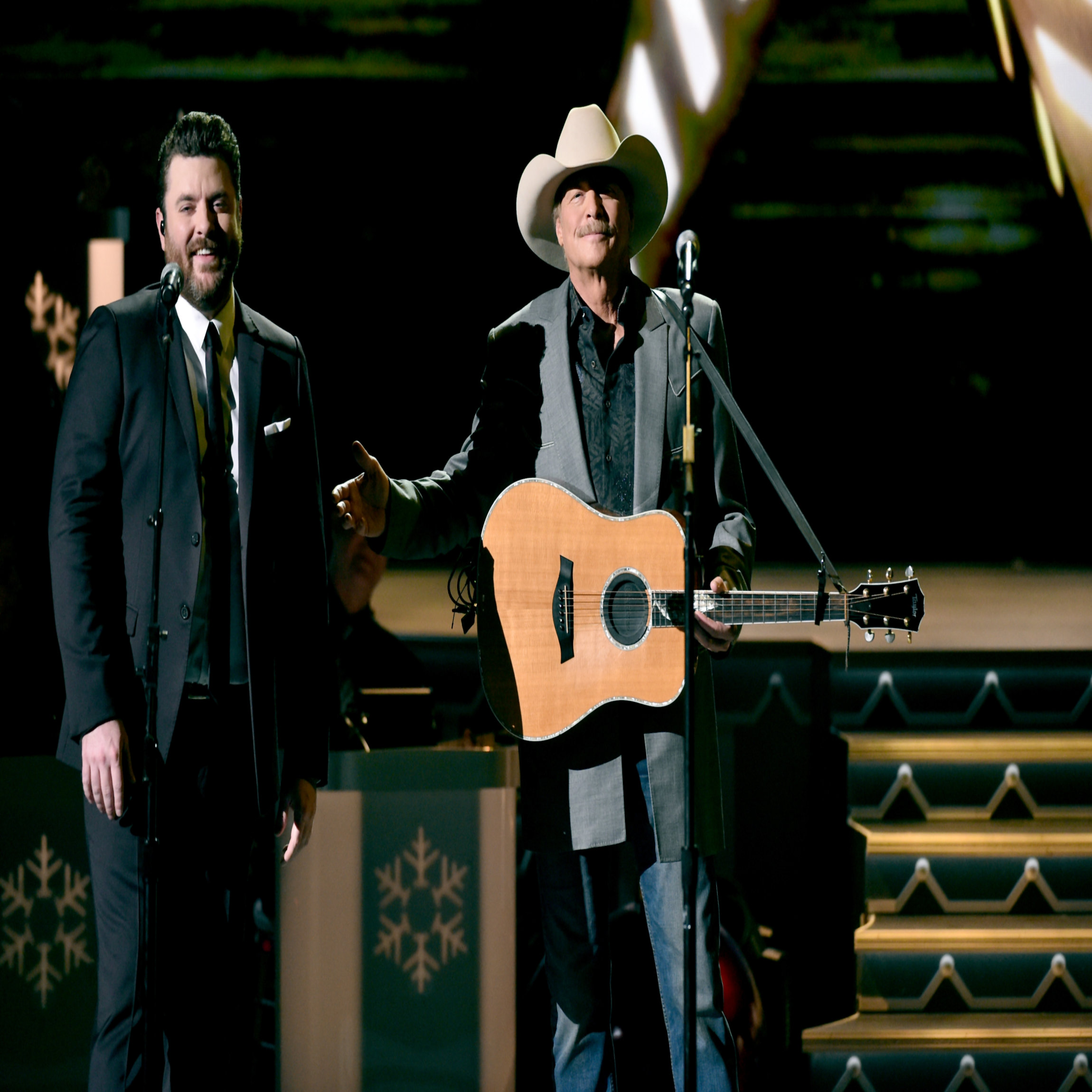 NASHVILLE, TN - NOVEMBER 14: Chris Young and Alan Jackson perform onstage for CMA 2017 Country Christmas at The Grand Ole Opry on November 14, 2017 in Nashville, Tennessee. (Photo by John Shearer/Getty Images,)