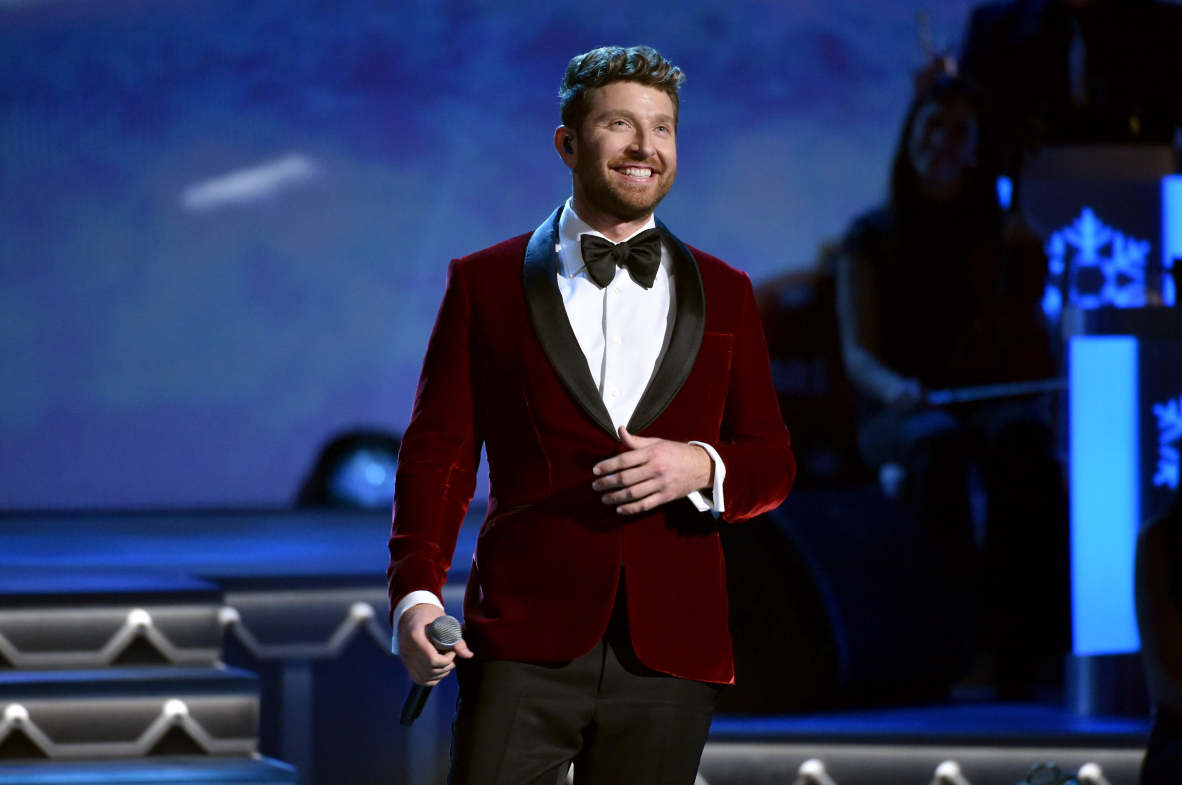 NASHVILLE, TN - NOVEMBER 14: Brett Eldredge performs onstage for CMA 2017 Country Christmas at The Grand Ole Opry on November 14, 2017 in Nashville, Tennessee. (Photo by John Shearer/Getty Images,)