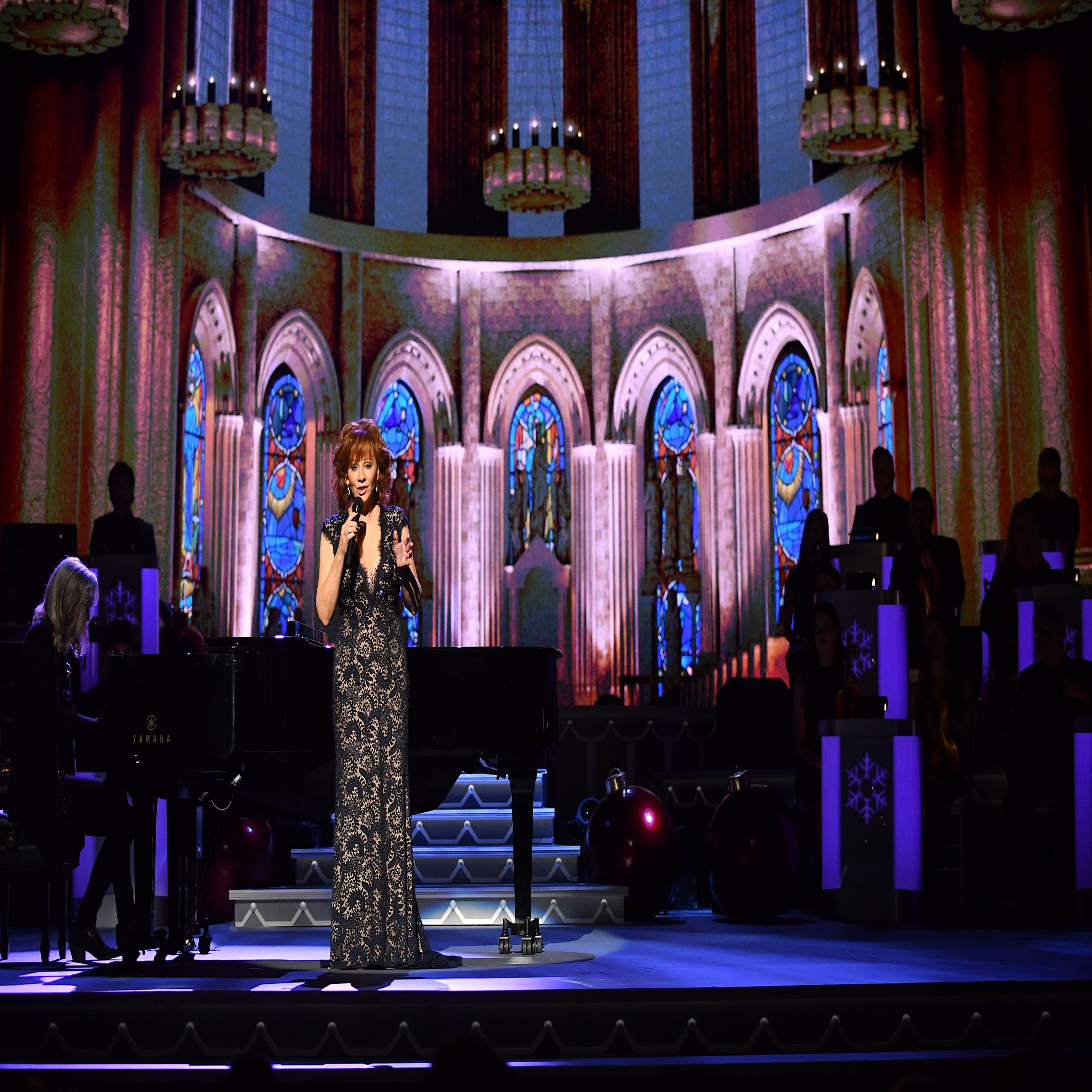 NASHVILLE, TN - NOVEMBER 14: Recording Artist Reba McEntire performs on stage during the 2017 CMA Country Christmas at The Grand Ole Opry on November 14, 2017 in Nashville, Tennessee. (Photo by Jason Davis/WireImage)