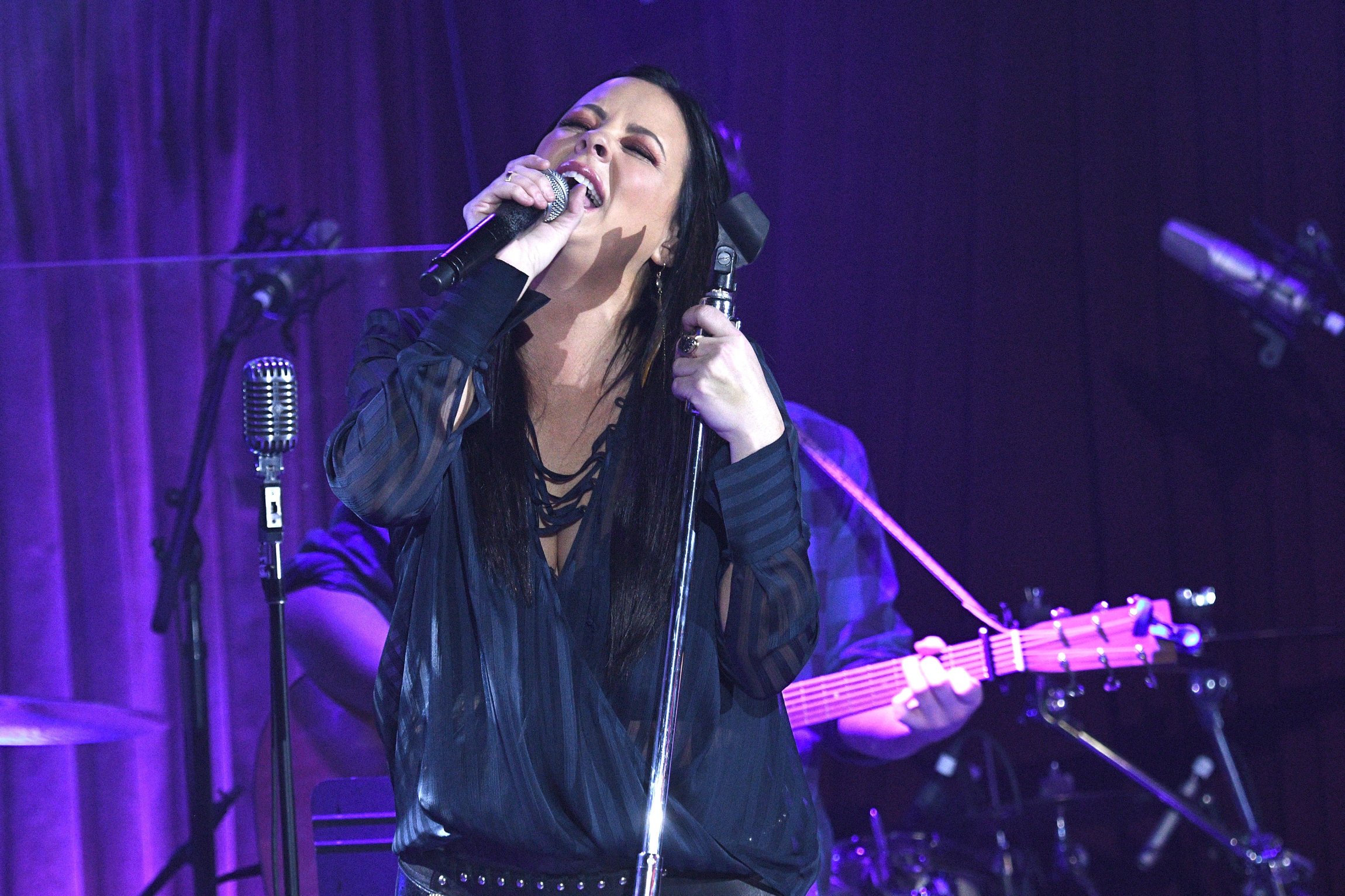 NEW YORK, NY - FEBRUARY 12: Recording artist Sara Evans performs during CMT Next Women of Country tour at B.B. King Blues Club & Grill on February 12, 2018 in New York City. (Photo by Gary Gershoff/Getty Images)